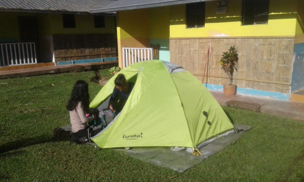 Hostal Henrry'S Hotel Mindo Bagian luar foto